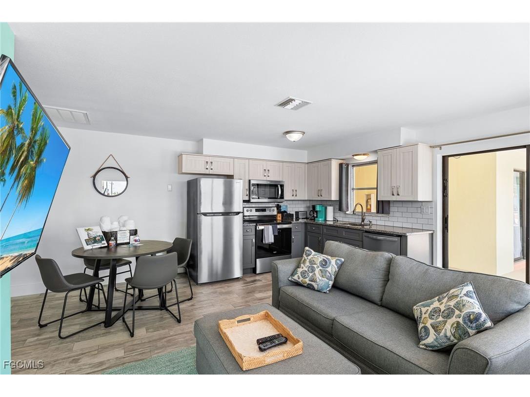 2904-2938 Sanibel Boulevard #1-20 Saint James City FL 33956 2025011075 image27