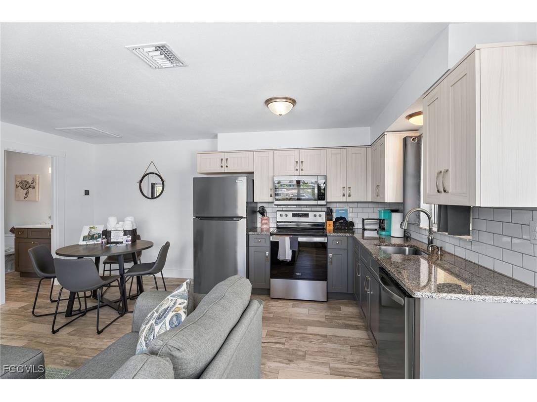 2904-2938 Sanibel Boulevard #1-20 Saint James City FL 33956 2025011075 image28