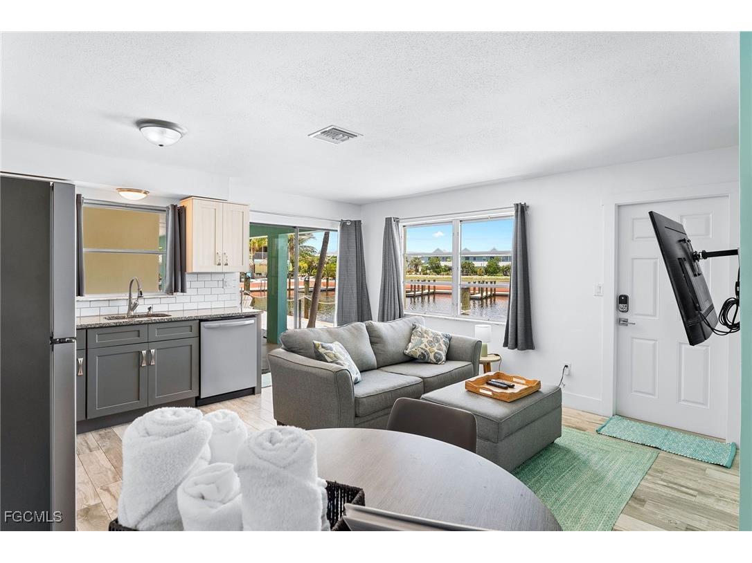 2904-2938 Sanibel Boulevard #1-20 Saint James City FL 33956 2025011075 image29