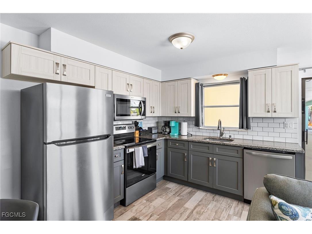 2904-2938 Sanibel Boulevard #1-20 Saint James City FL 33956 2025011075 image31