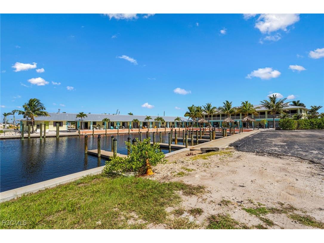 2904-2938 Sanibel Boulevard #1-20 Saint James City FL 33956 2025011075 image32