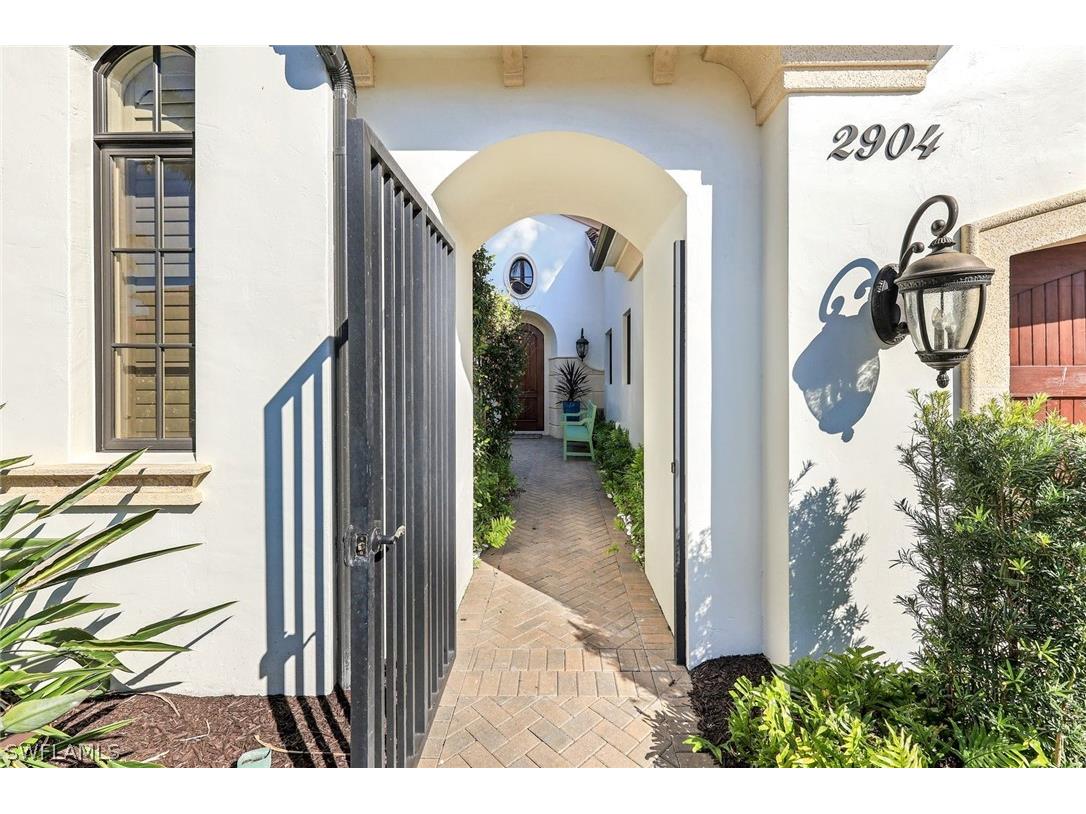 2904 Tiburon Boulevard E Naples FL 34109 226006372 image3