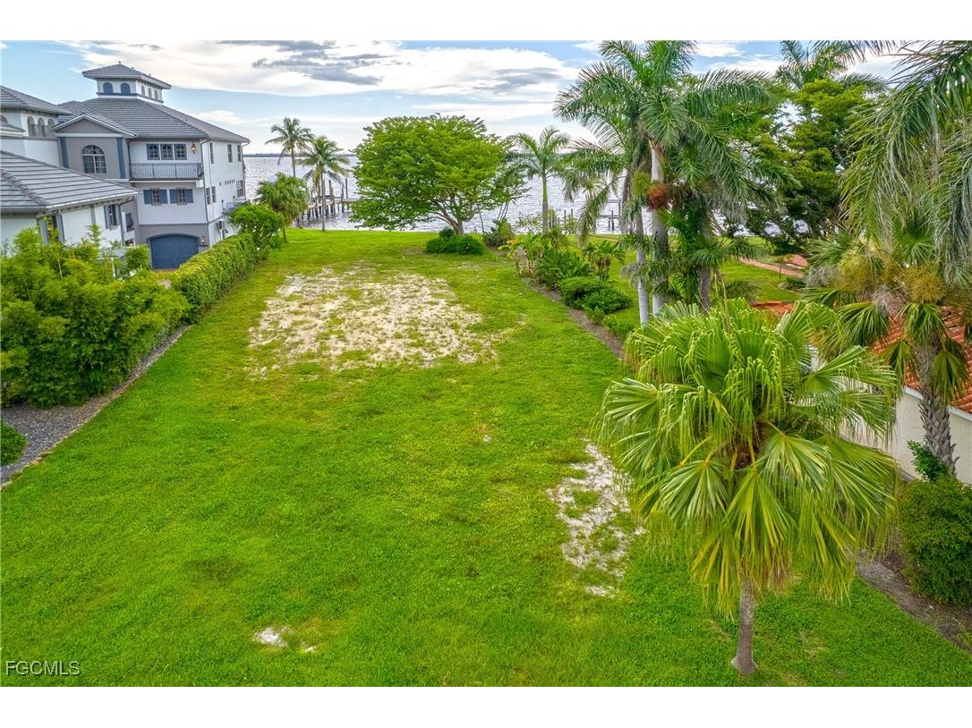 2904 Valencia Way Fort Myers FL 33901 2025004009 image8