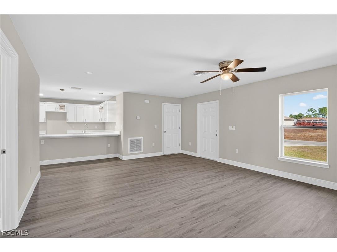 2905 38th Street W Lehigh Acres FL 33971 2025013609 image7