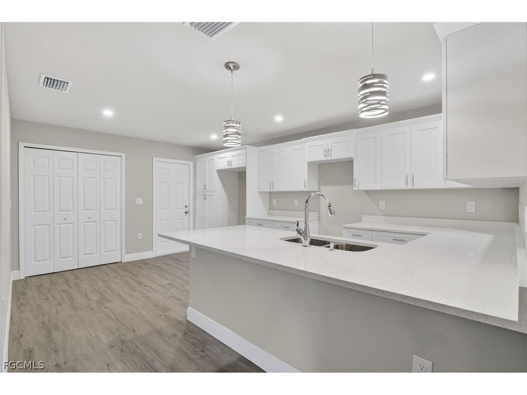 2905 38th Street W Lehigh Acres FL 33971 2025013609 image8