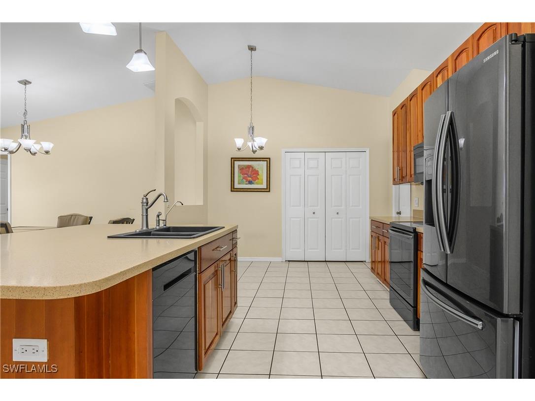 2905 NE 1st Place Cape Coral FL 33909 225073780 image3