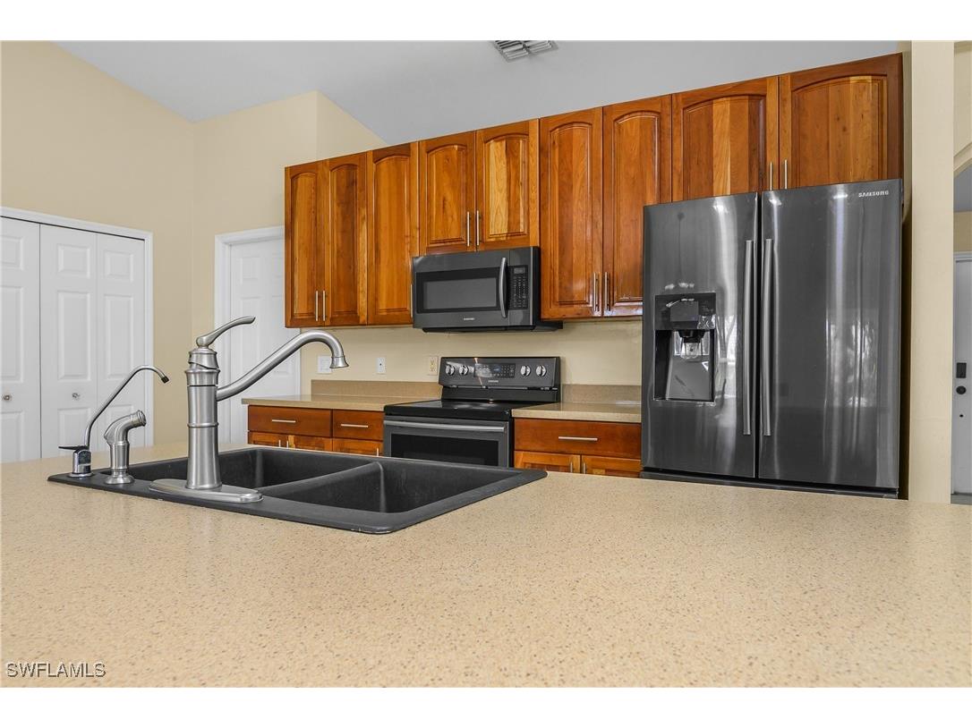 2905 NE 1st Place Cape Coral FL 33909 225073780 image4