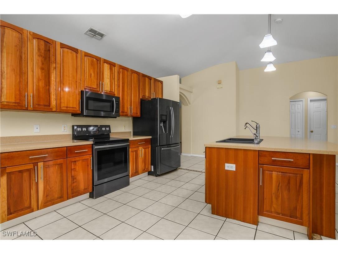 2905 NE 1st Place Cape Coral FL 33909 225073780 image5