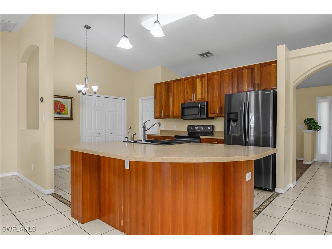 2905 NE 1st Place Cape Coral FL 33909 225073780 image6