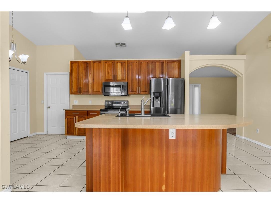 2905 NE 1st Place Cape Coral FL 33909 225073780 image7