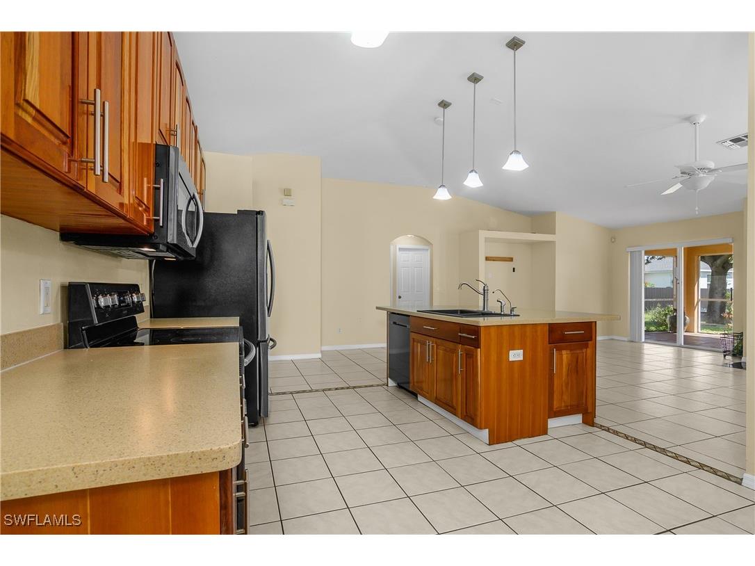 2905 NE 1st Place Cape Coral FL 33909 225073780 image8