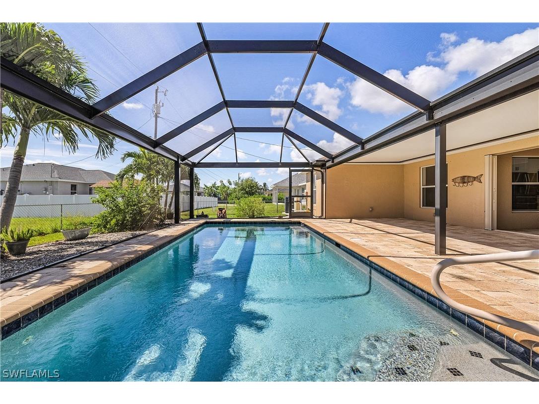 2905 NE 4th Place Cape Coral FL 33909 224048910 image1