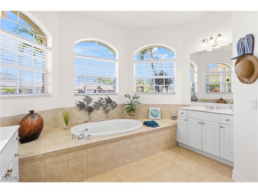 2905 NW 22nd Place Cape Coral FL 33993 2025025206 image24