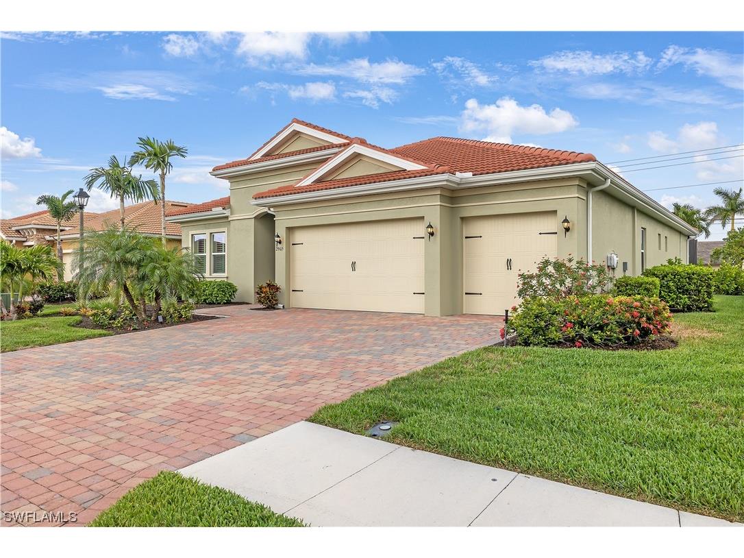 2905 Sunset Pointe Circle Cape Coral FL 33914 223042090 image1