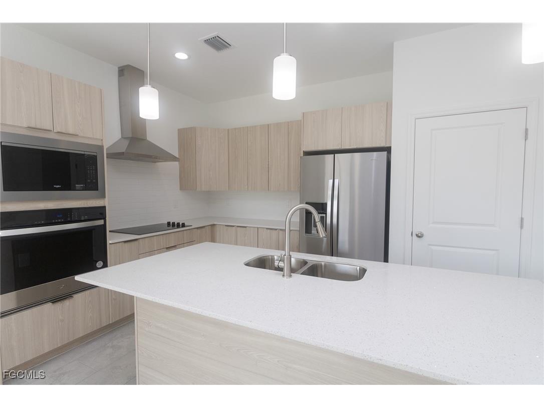 2906 16th Street SW Lehigh Acres FL 33976 2025013969 image4