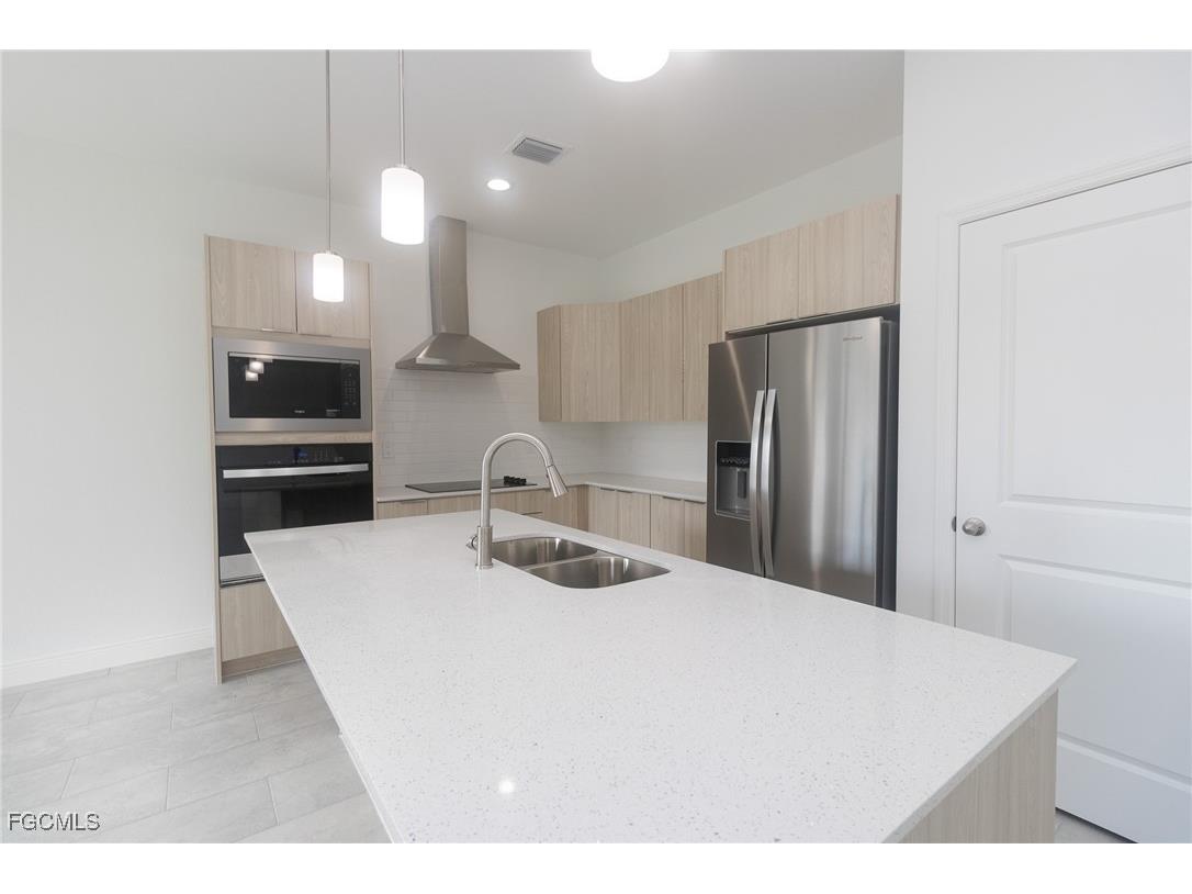 2906 16th Street SW Lehigh Acres FL 33976 2025013969 image5