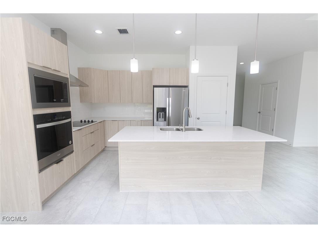 2906 16th Street SW Lehigh Acres FL 33976 2025013969 image8