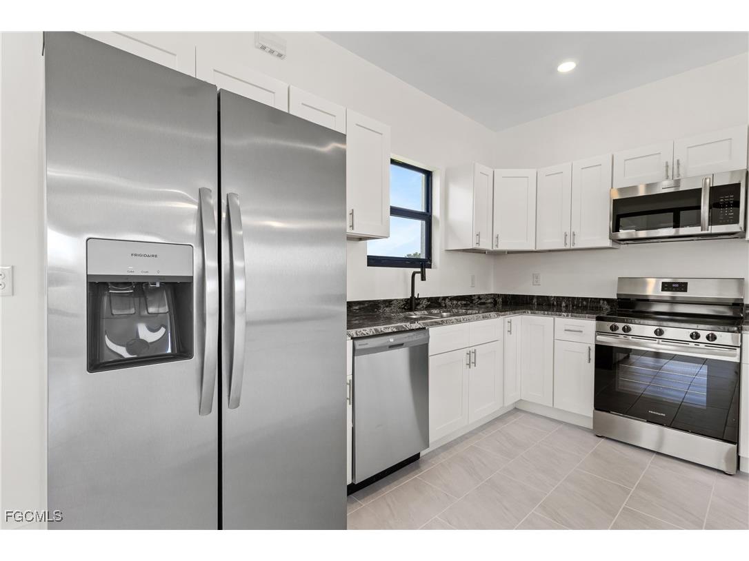 2906 50th Street W Lehigh Acres FL 33971 2025017410 image4