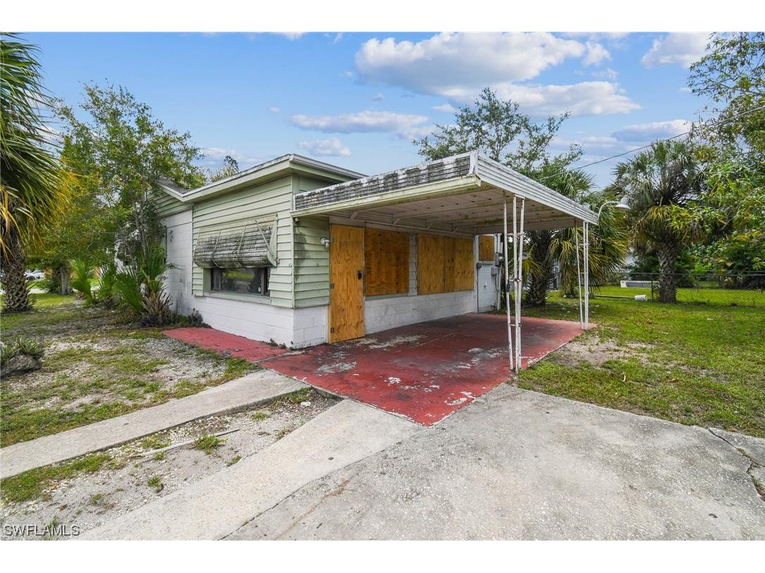 2906 Saint Charles Street Fort Myers FL 33916 223015831 image1