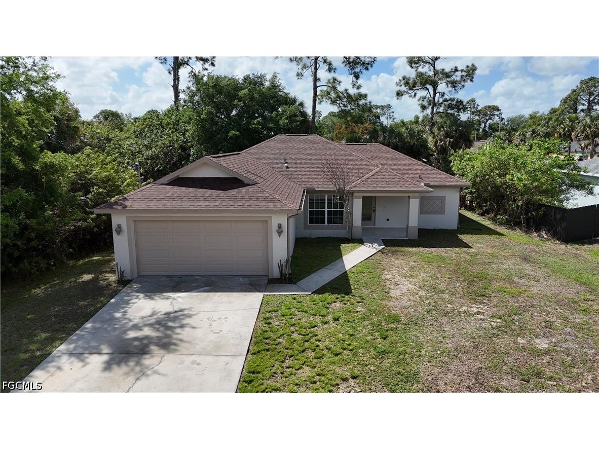 2907 12th Street W Lehigh Acres FL 33971 2026015700 image1