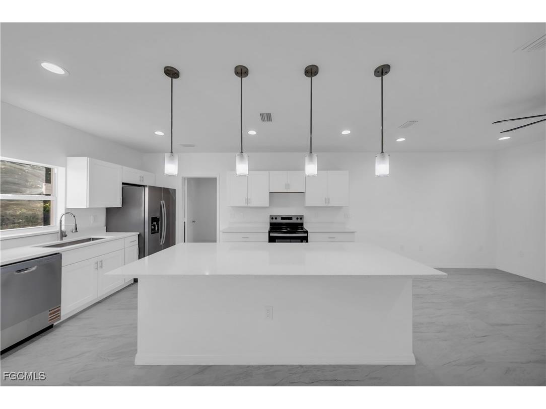 2907 8th Street W Lehigh Acres FL 33971 2026001131 image7