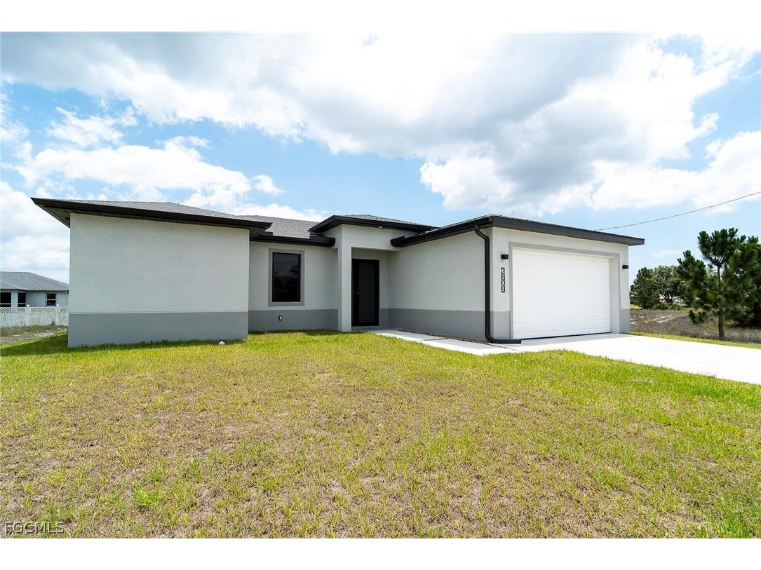 2907 Colin Avenue S Lehigh Acres FL 33976 2026007693 image1