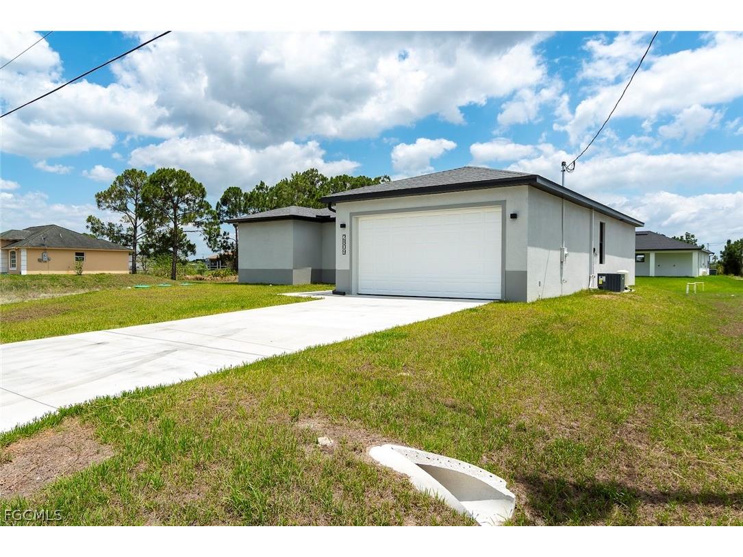 2907 Colin Avenue S Lehigh Acres FL 33976 2026007693 image3