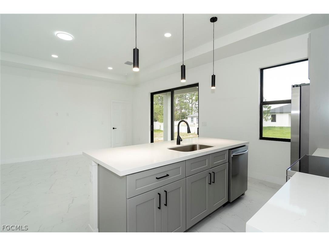 2907 Colin Avenue S Lehigh Acres FL 33976 2026007693 image4