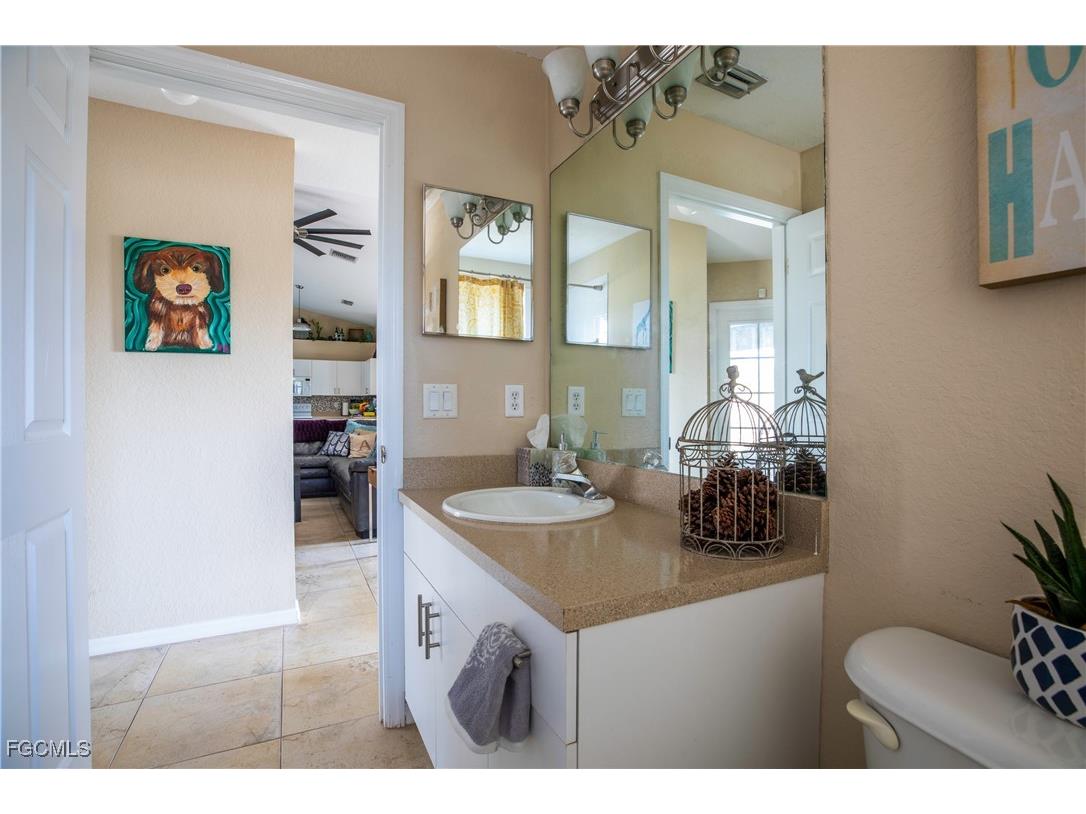 2908 Colin Avenue S Lehigh Acres FL 33976 2025011725 image5