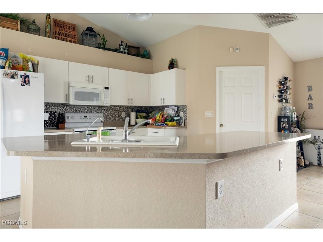 2908 Colin Avenue S Lehigh Acres FL 33976 2025011725 image9