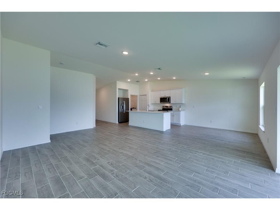 2908 NW 18th Avenue Cape Coral FL 33993 2025018727 image3