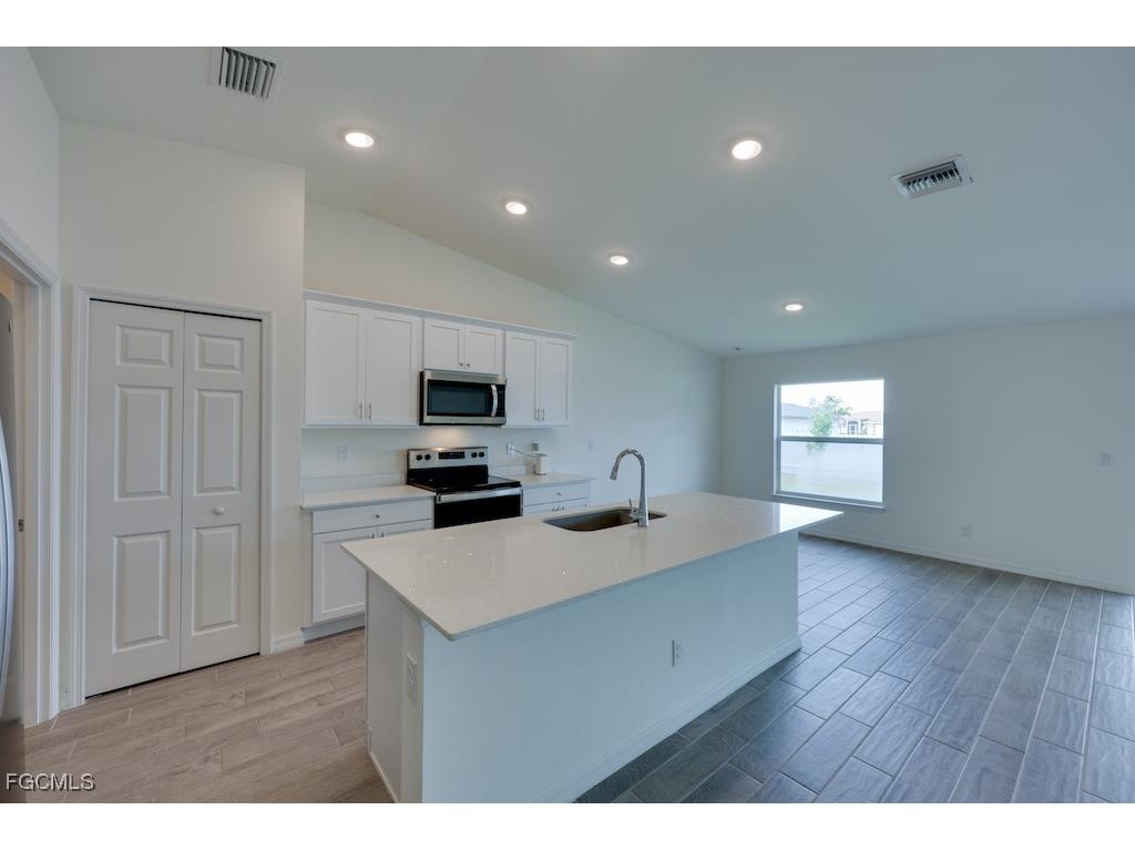 2908 NW 18th Avenue Cape Coral FL 33993 2025018727 image5