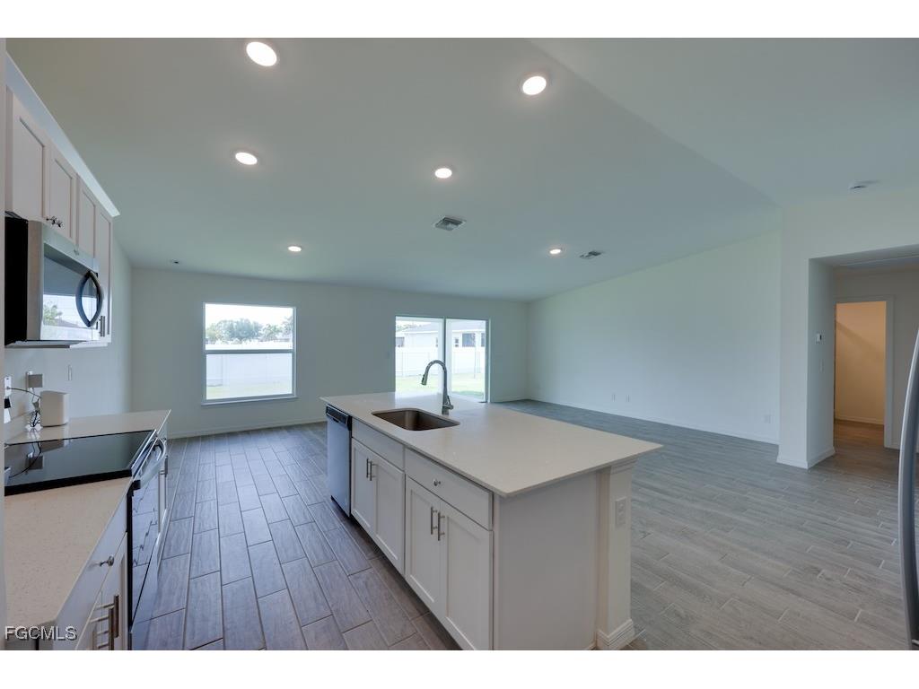 2908 NW 18th Avenue Cape Coral FL 33993 2025018727 image6