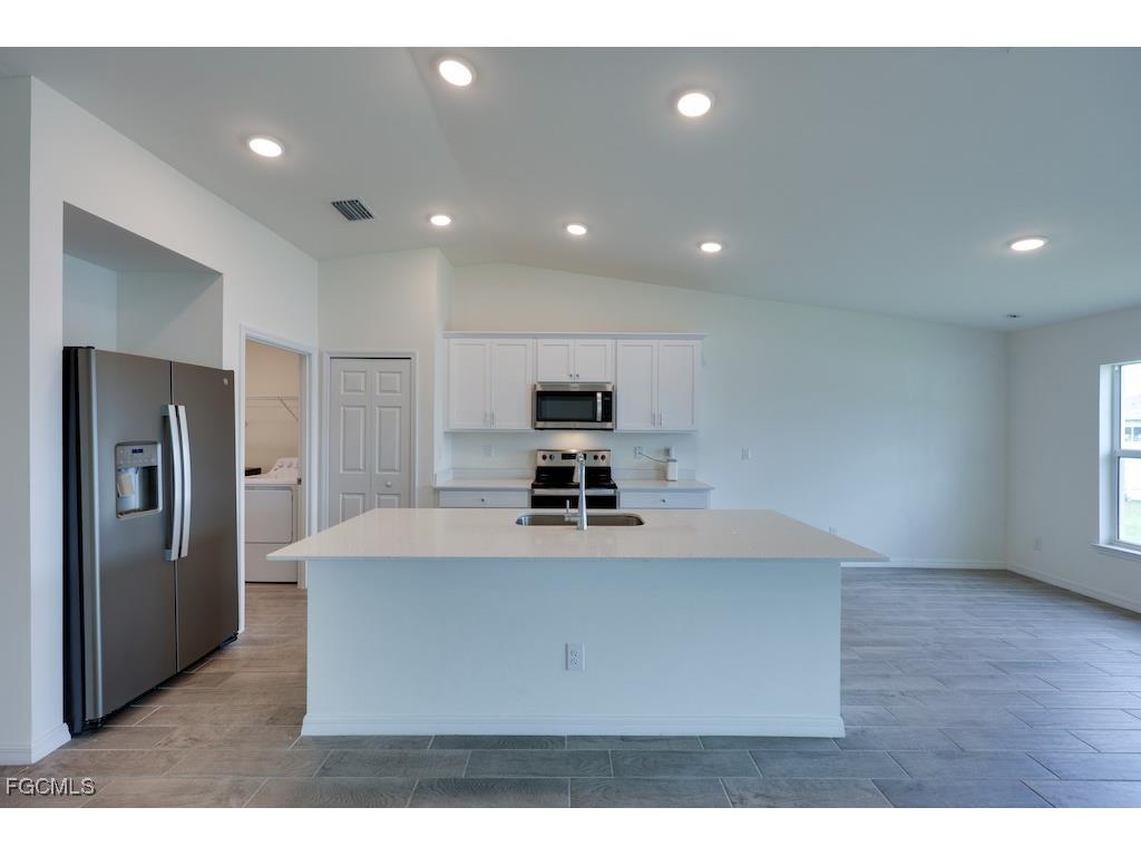 2908 NW 18th Avenue Cape Coral FL 33993 2025018727 image7