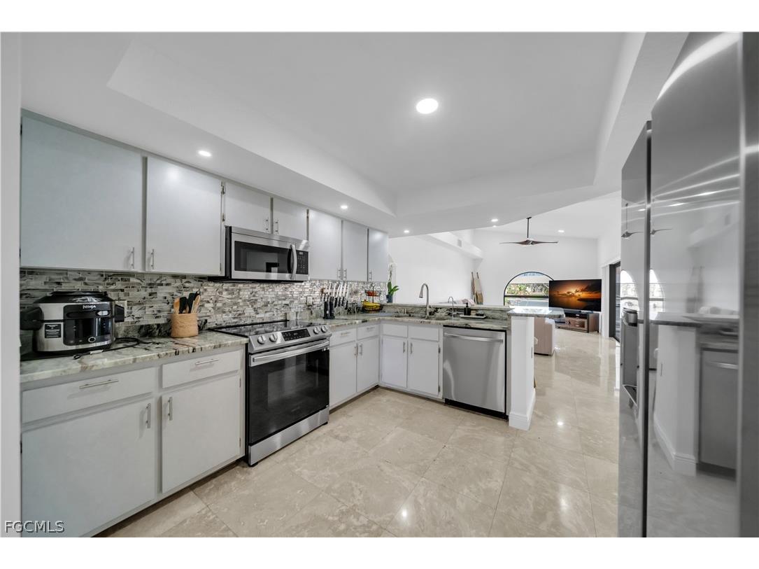 2909 SW 38th Terrace Cape Coral FL 33914 2026013501 image13