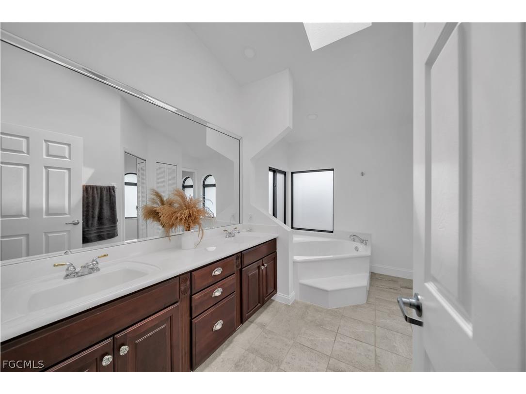 2909 SW 38th Terrace Cape Coral FL 33914 2026013501 image27