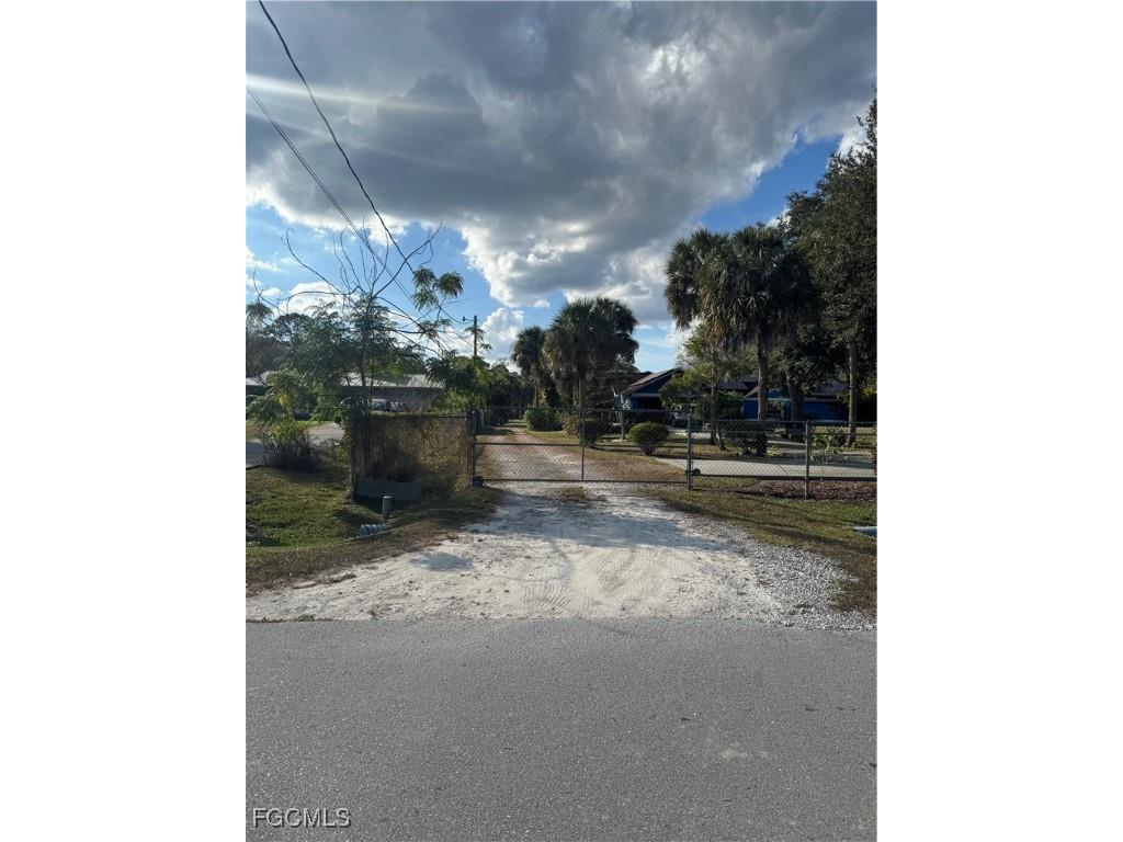 291 16th Street NE #1 Naples FL 34120 2025022278 image19