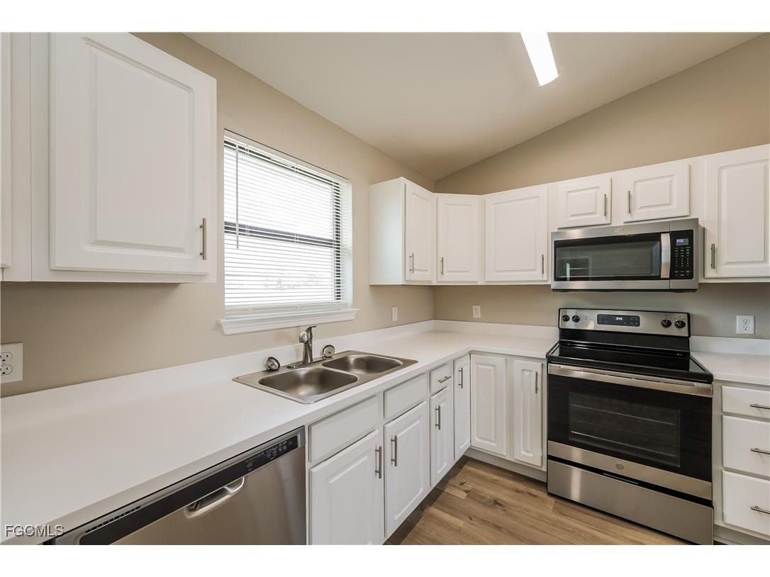 2910 36th Street SW Lehigh Acres FL 33976 2025015293 image5