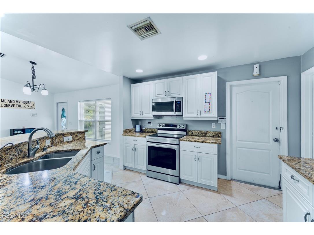 2910 65th Street W Lehigh Acres FL 33971 2025021029 image8