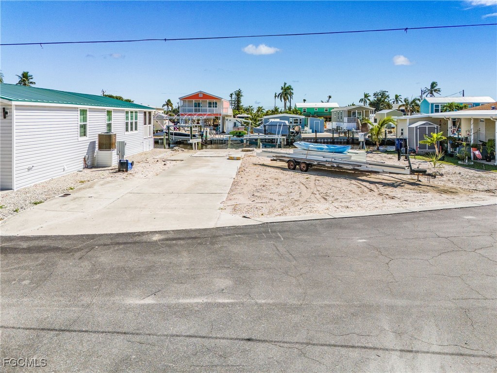 2910 Binnacle Lane Saint James City FL 33956 2025018591 image2