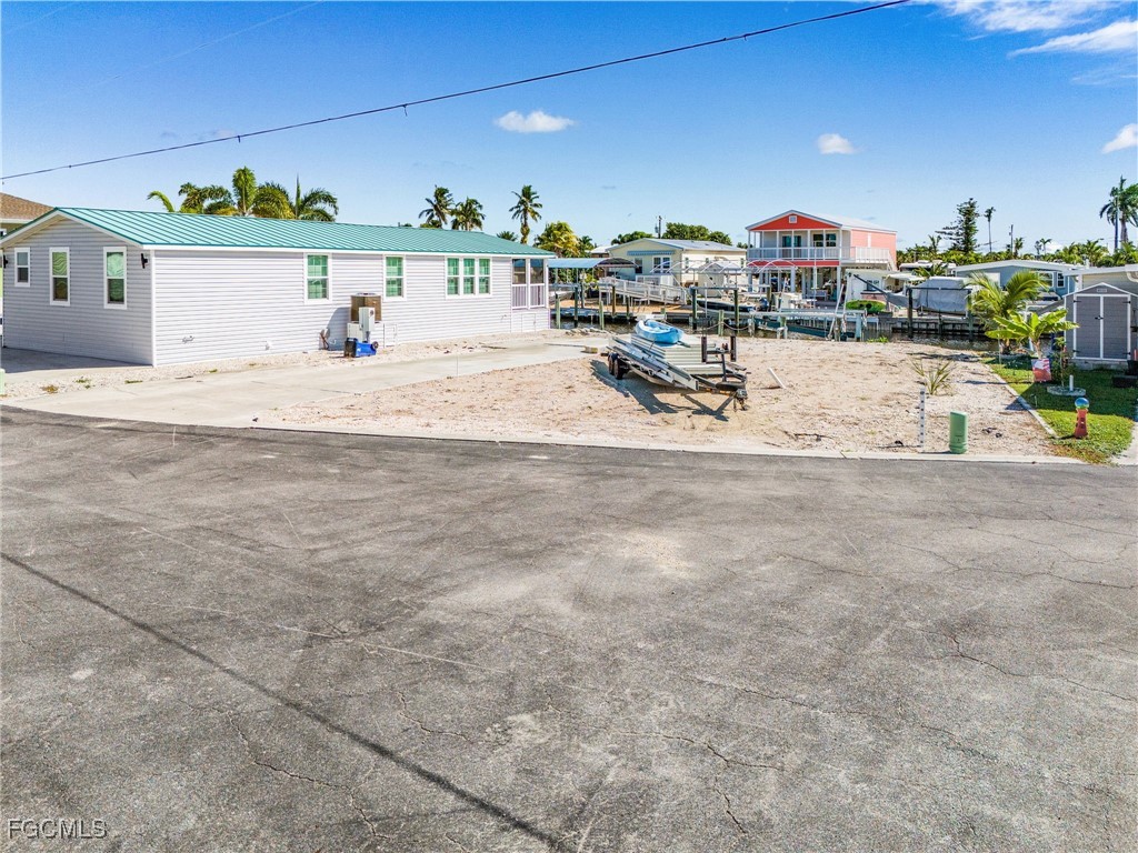 2910 Binnacle Lane Saint James City FL 33956 2025018591 image4