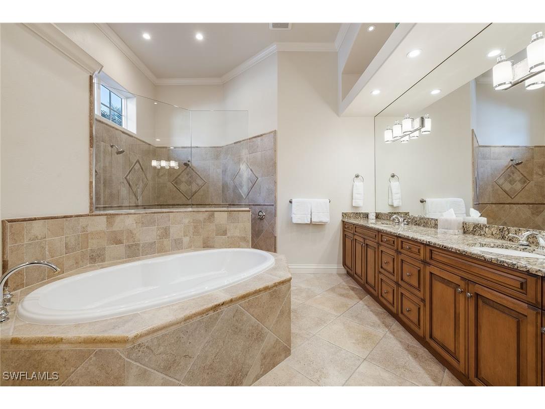 29100 Positano Lane Naples FL 34110 226000232 image14