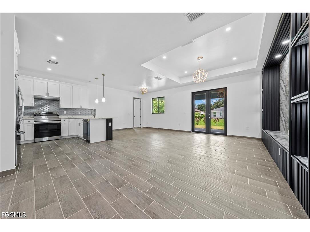 2911 10th Street SW Lehigh Acres FL 33976 2026023952 image2