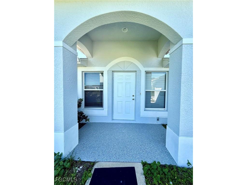 2911 40th Street SW Lehigh Acres FL 33976 2025013871 image2