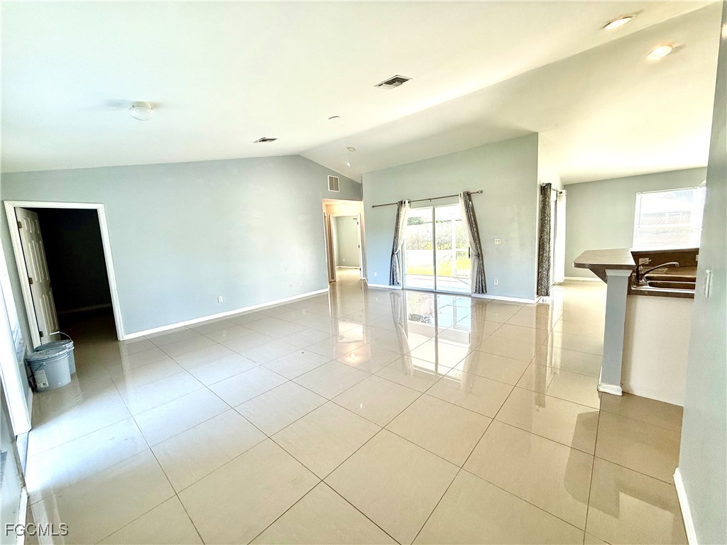 2911 40th Street SW Lehigh Acres FL 33976 2025013871 image4