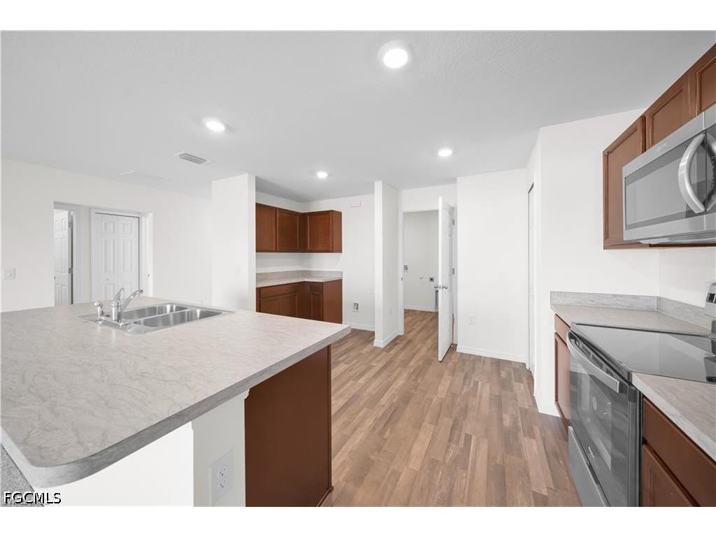 2912 NW 5th Place Cape Coral FL 33993 2026017023 image8