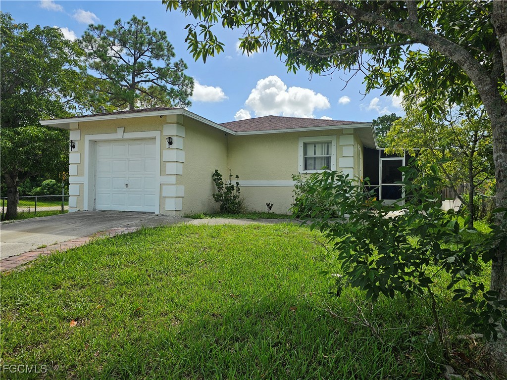 2912 Woodside Avenue Naples FL 34112 2025000491 image1