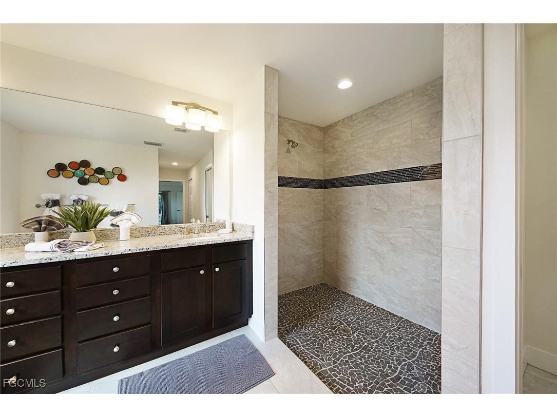 2913 SW 11th Place Cape Coral FL 33914 2025025790 image17