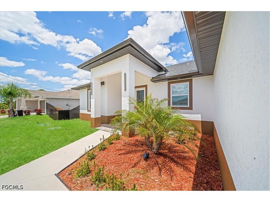 2914 23rd Street SW Lehigh Acres FL 33976 2026016091 image3