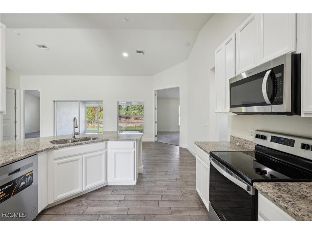 2914 Flora Avenue N Lehigh Acres FL 33971 2025019664 image13